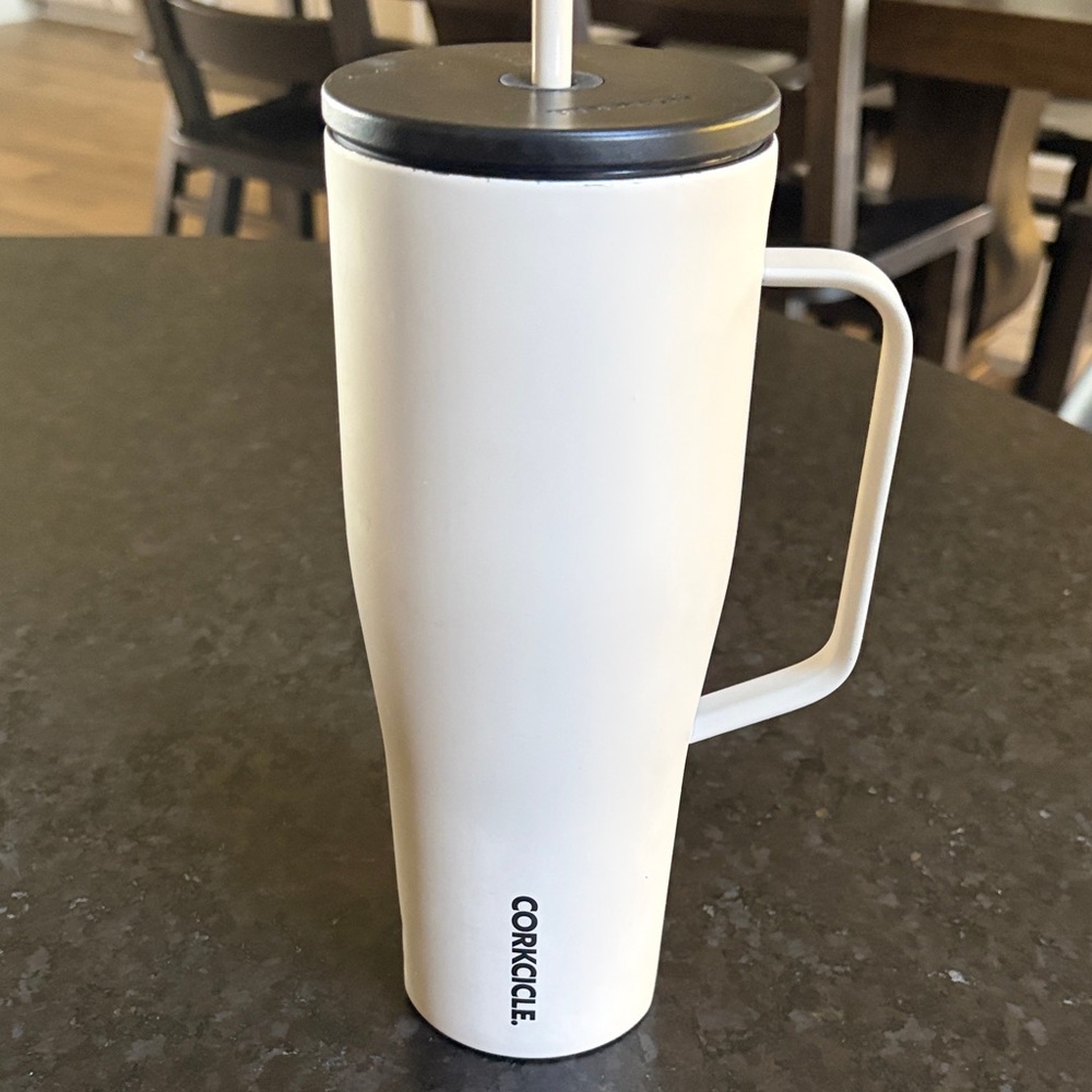 Corkcicle Cream Tumbler with Handle. 30 ounces.
